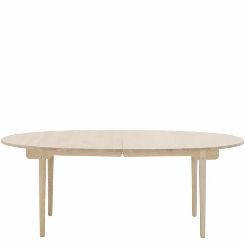 CH338 Eettafel Eettafels