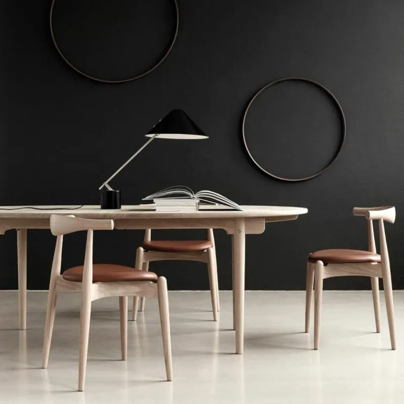 CH338 Eettafel Eettafels