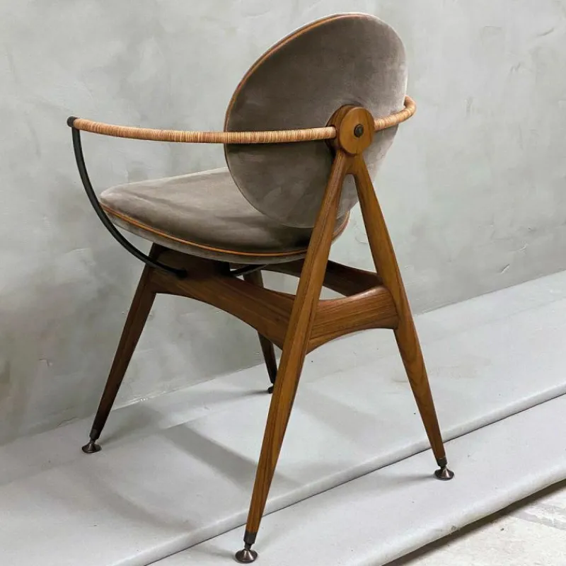 Circle Armstoel Eetkamerstoelen