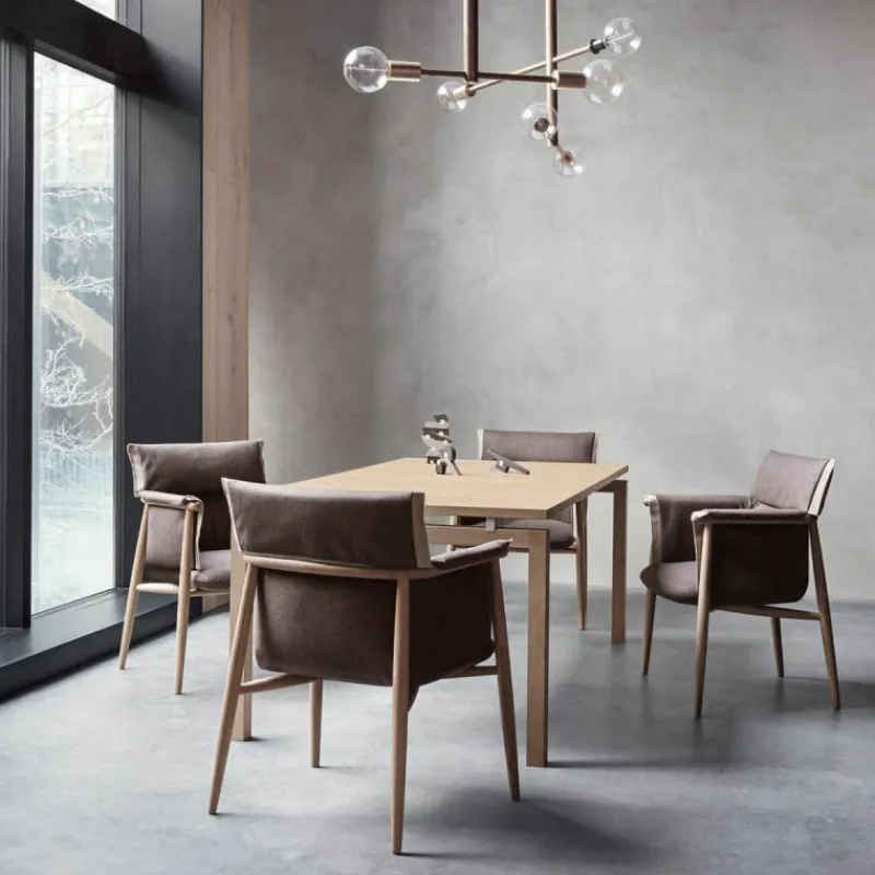 Clearance E005 Embrace Chair Eetkamerstoelen
