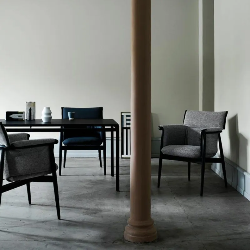 Clearance E005 Embrace Chair Eetkamerstoelen