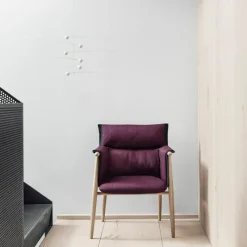 Clearance E005 Embrace Chair Eetkamerstoelen