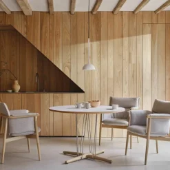 Clearance E005 Embrace Chair Eetkamerstoelen