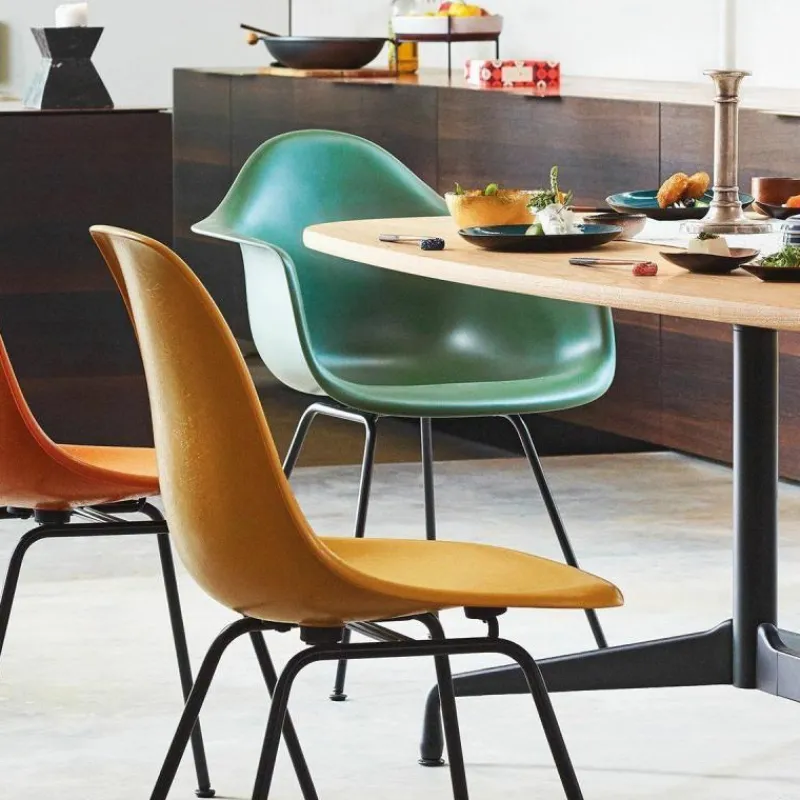 Eames Fiberglass Chair DAX Zwart Eetkamerstoelen