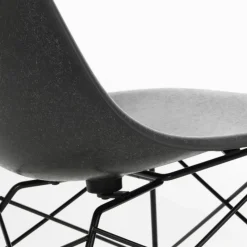 Eames Fiberglass Chair LSR Loungestoelen|Eetkamerstoelen