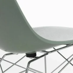 Eames Fiberglass Chair LSR Loungestoelen|Eetkamerstoelen