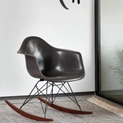Eames Fiberglass Chair RAR Schommelstoel Schommelstoelen