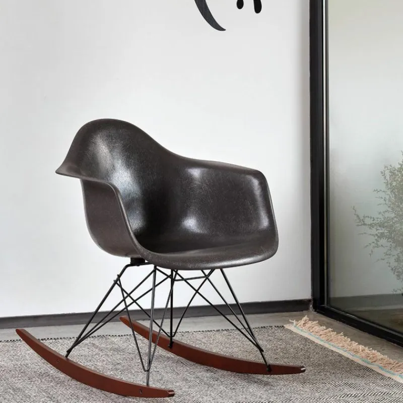 Eames Fiberglass Chair RAR Schommelstoel Schommelstoelen