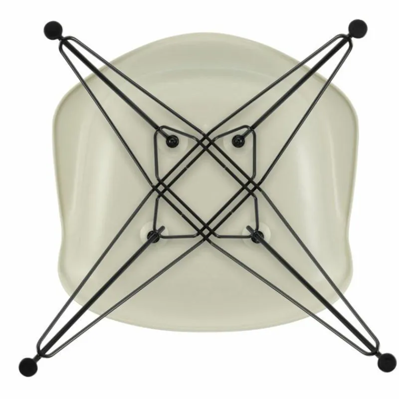 Outlet Eames Plastic Chair DAR Zwart Onderstel Tuinstoelen|Eetkamerstoelen