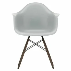 Eames Plastic Chair DAW Esdoorn Donker Eetkamerstoelen