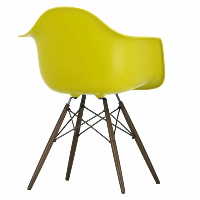 Eames Plastic Chair DAW Esdoorn Donker Eetkamerstoelen