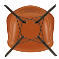 Eames Plastic Chair DAW Esdoorn Donker Eetkamerstoelen