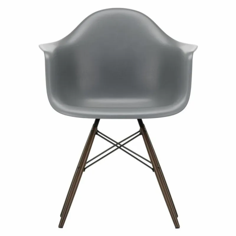 Eames Plastic Chair DAW Esdoorn Donker Eetkamerstoelen