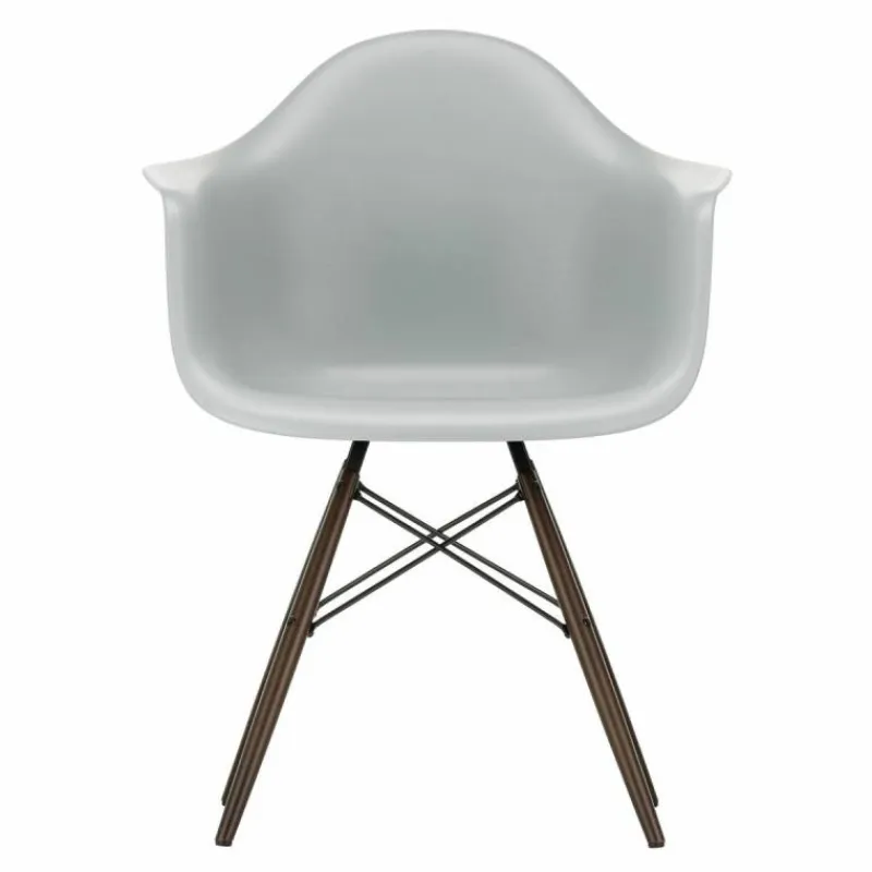 Eames Plastic Chair DAW Esdoorn Donker Eetkamerstoelen