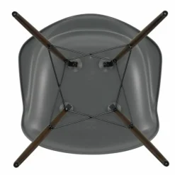 Eames Plastic Chair DAW Esdoorn Donker Eetkamerstoelen