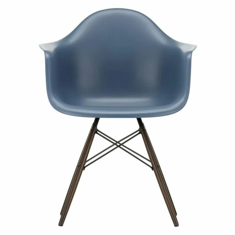 Eames Plastic Chair DAW Esdoorn Donker Eetkamerstoelen