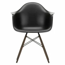 Eames Plastic Chair DAW Esdoorn Donker Eetkamerstoelen