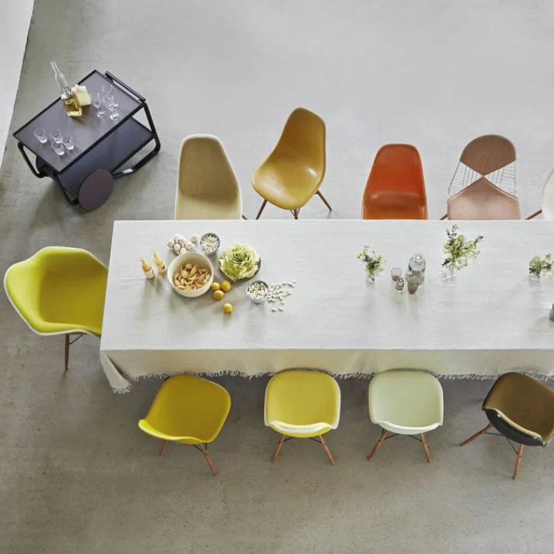 Eames Plastic Chair DAW Esdoorn Donker Eetkamerstoelen