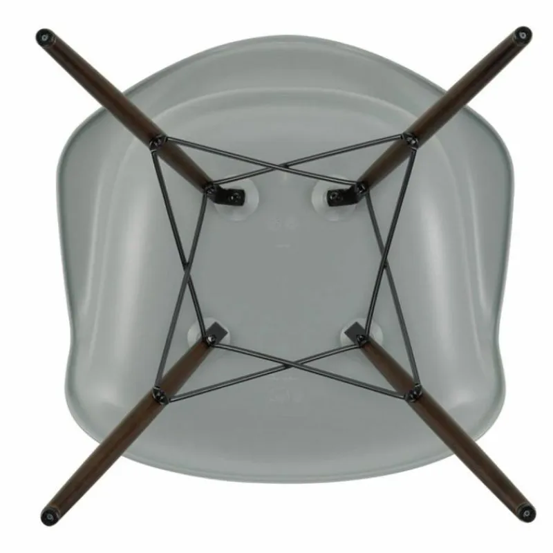 Eames Plastic Chair DAW Esdoorn Donker Eetkamerstoelen
