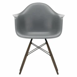 Eames Plastic Chair DAW Esdoorn Donker Eetkamerstoelen
