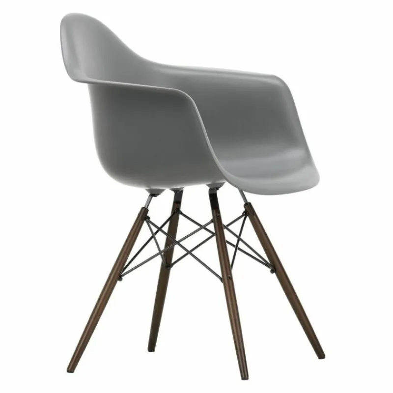 Eames Plastic Chair DAW Esdoorn Donker Eetkamerstoelen