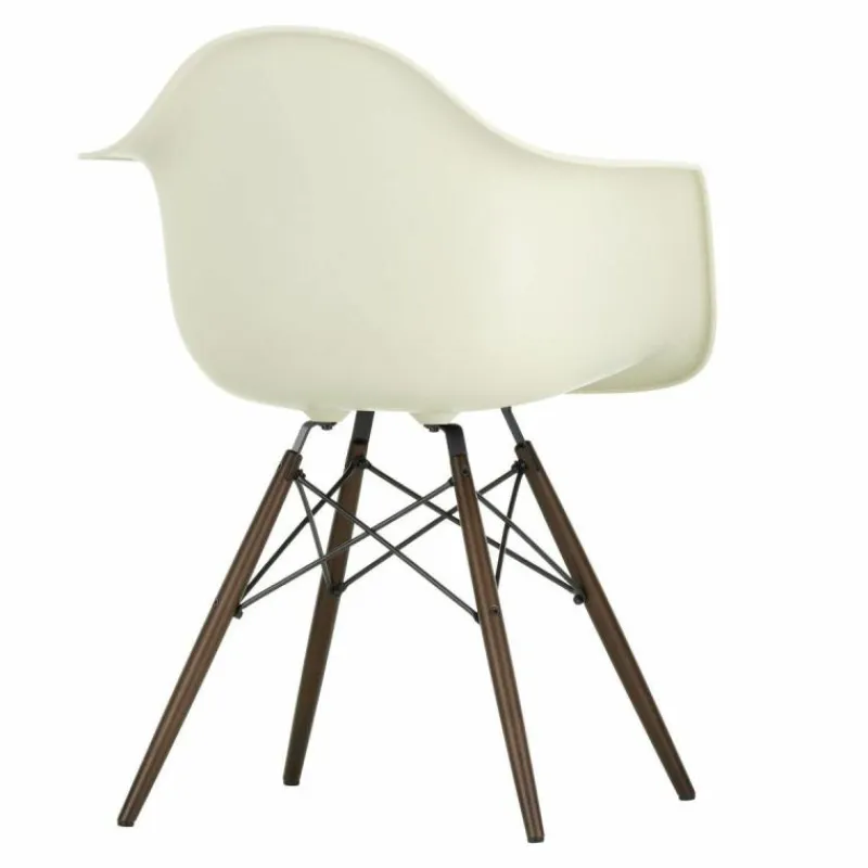 Eames Plastic Chair DAW Esdoorn Donker Eetkamerstoelen