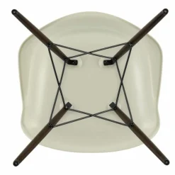 Eames Plastic Chair DAW Esdoorn Donker Eetkamerstoelen