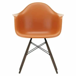 Eames Plastic Chair DAW Esdoorn Donker Eetkamerstoelen