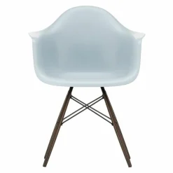 Eames Plastic Chair DAW Esdoorn Donker Eetkamerstoelen