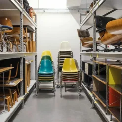 Outlet Limited Edition Eames Fiberglass Chair DSR Eetkamerstoelen