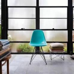 Outlet Limited Edition Eames Fiberglass Chair DSR Eetkamerstoelen