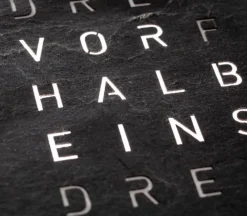 Discount QLOCKTWO Earth 45 Creator's Edition Klok Klokken