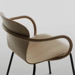 New S 220 F Stoel Met Armleuning Eetkamerstoelen