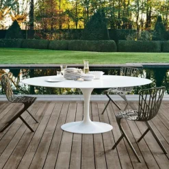 New Saarinen Tulip Eettafel Outdoor Tuintafels|Eettafels